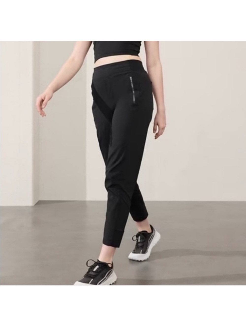 Athleta Trekkie North Crop Jogger Textured Black High Rise Zip Pockets 12P